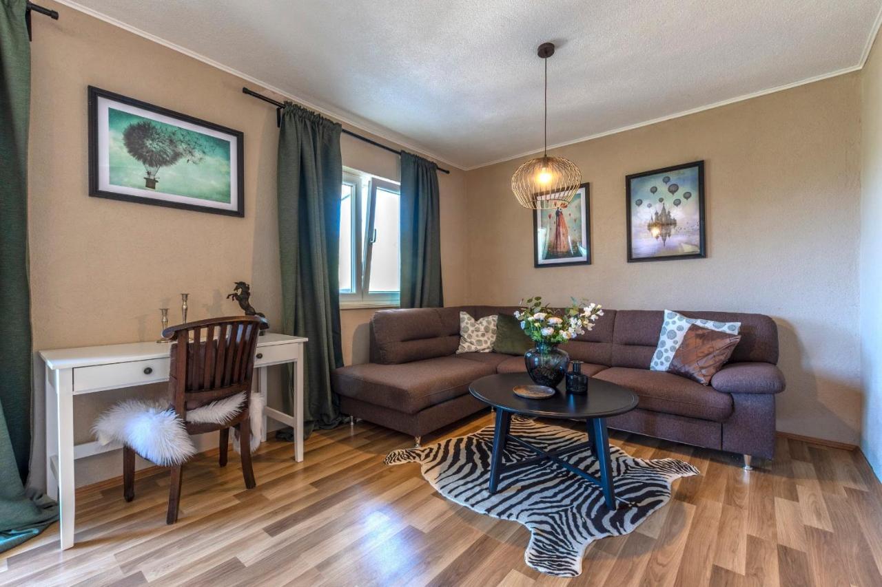 Apartman Ella Peracko Blato Exterior photo